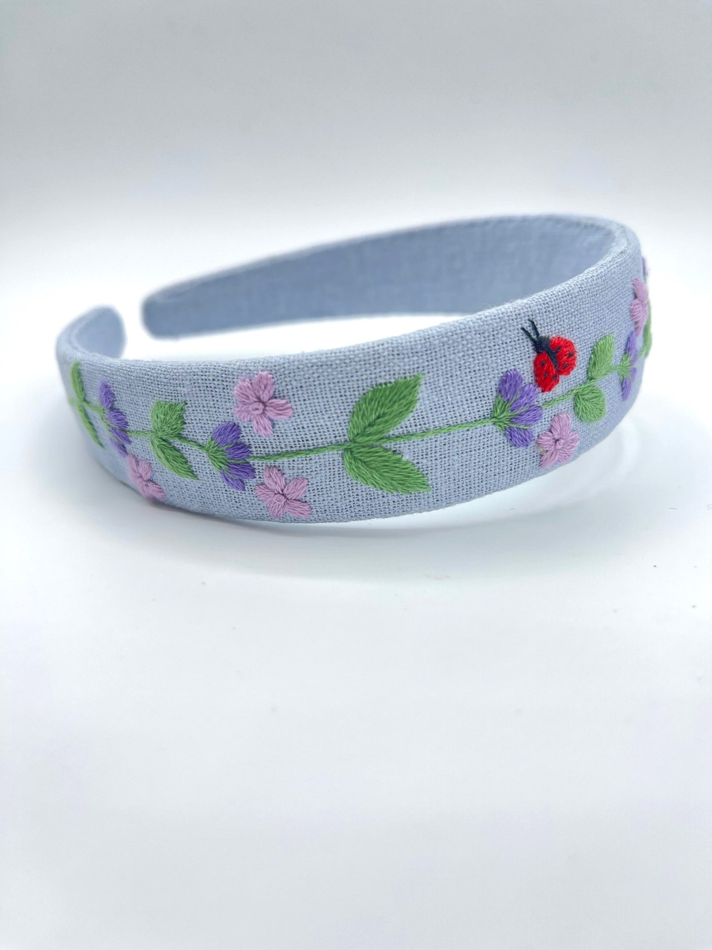 Handbestickter Haarreif Maienlust