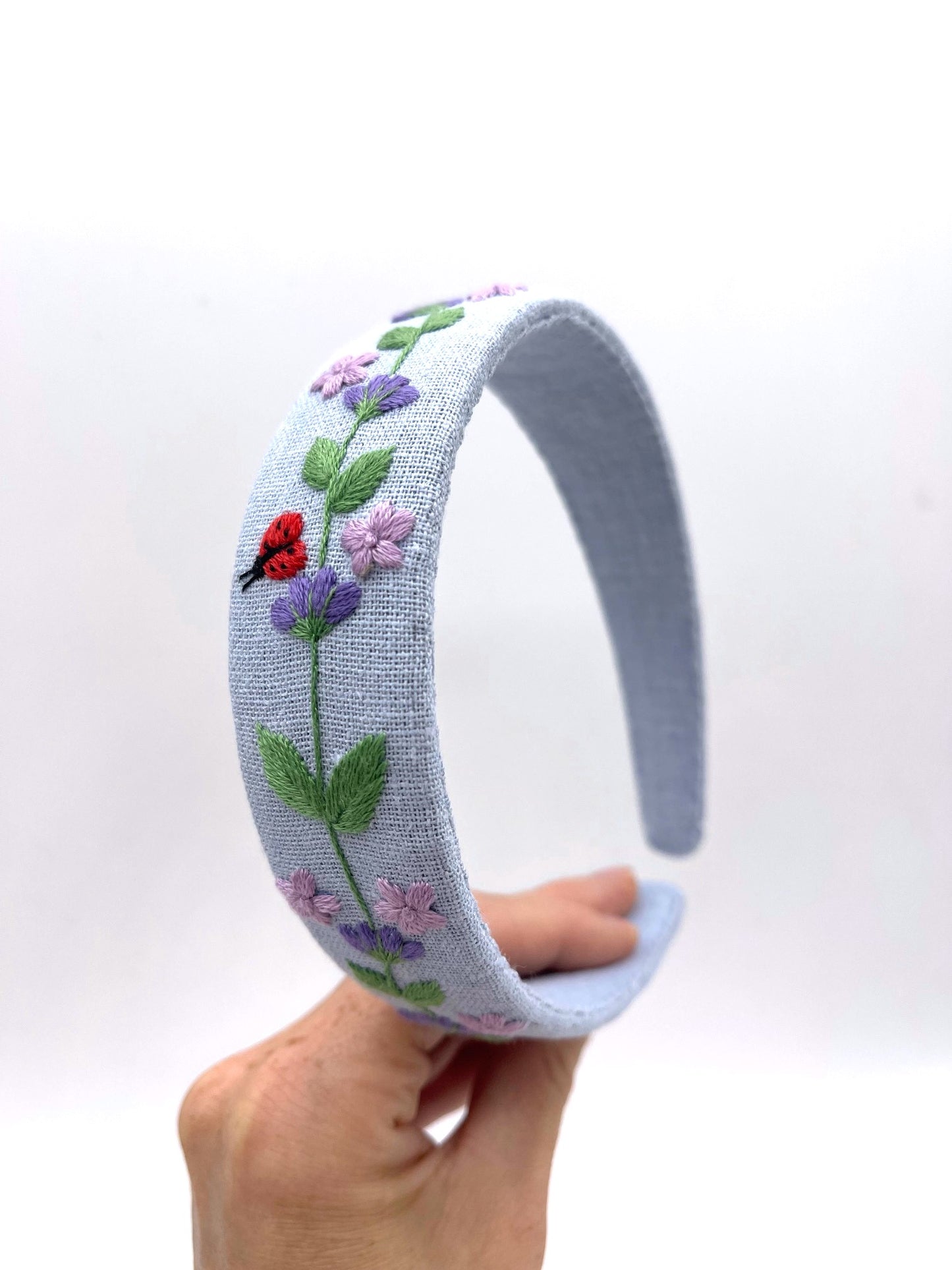 Handbestickter Haarreif Maienlust