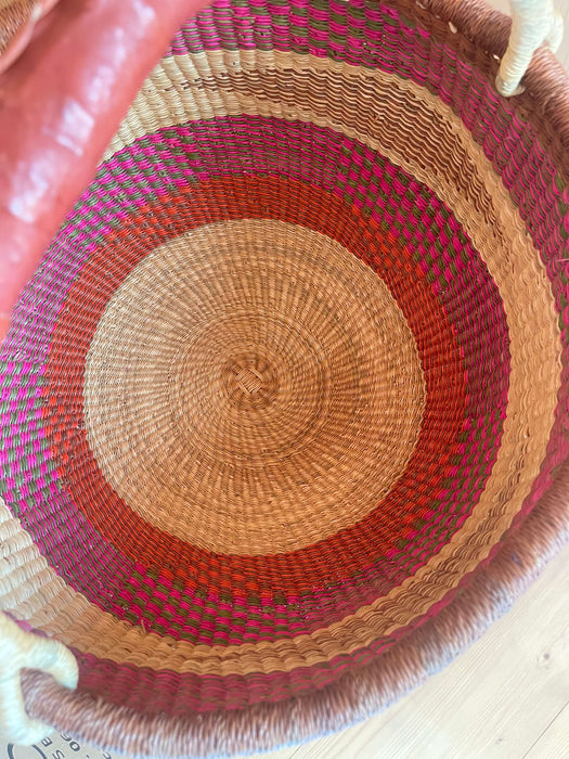 Bolga Einkaufskorb gross handgeflochten aus Ghana – Stockholm Innenansicht