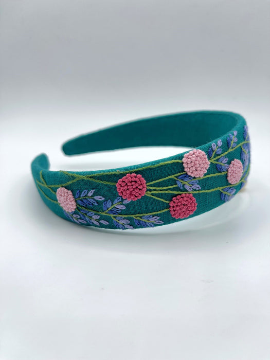 Handbestickter Haarreif Lavendelblüte