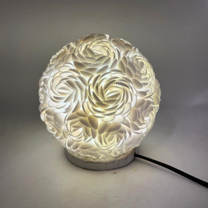 Boho Muschellampe Rose Globe – handgefertigt in Bali (20 cm)