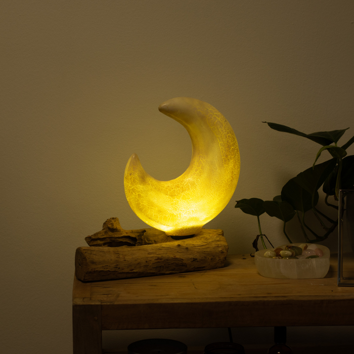 DriftGlow Halbmond Lampe – Crackle Design mit Treibholz