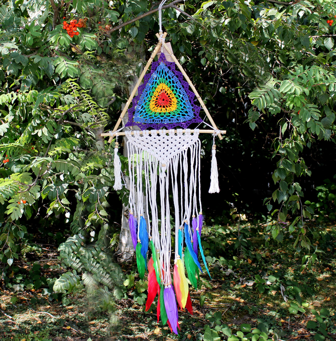 Bali Traumfänger – Pyramid Wanddekoration (Medium)