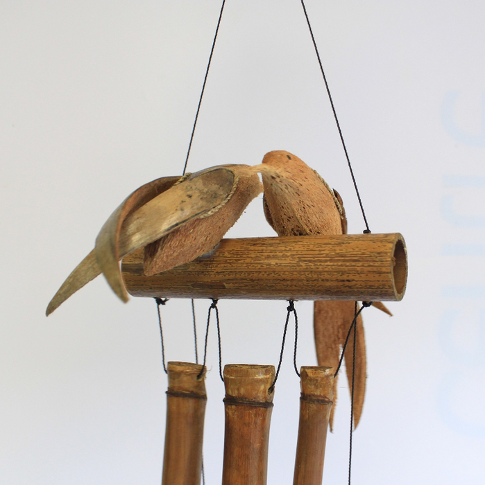Kokosnuss Windspiel Vögel – Natürliches Klangspiel für Balkon & Garten