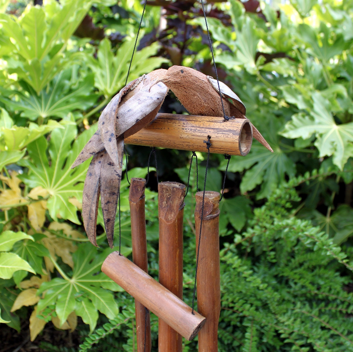 Kokosnuss Windspiel Vögel – Natürliches Klangspiel für Balkon & Garten