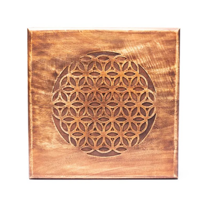 Beistelltisch aus Holz mit Blume des Lebens – handgefertigt