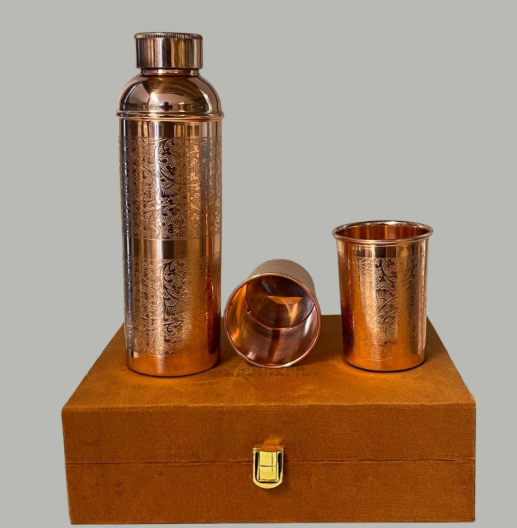 Kupferflasche Geschenkset mit 2 Kupferbechern & Samtbox