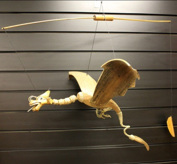Natürliches Drachen-Mobile aus Kokosnuss – Naturfarben (Gross)