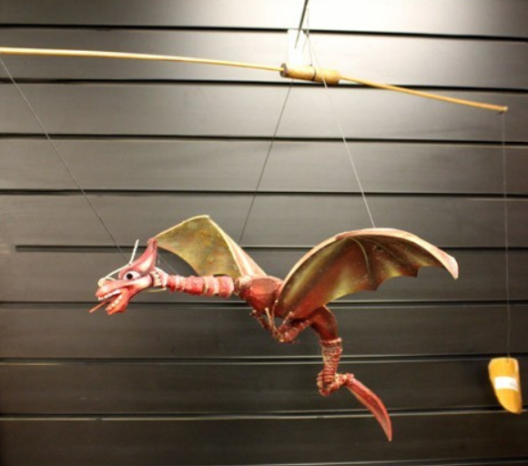 Natürliches Drachen-Mobile aus Kokosnuss – Rot (Gross)
