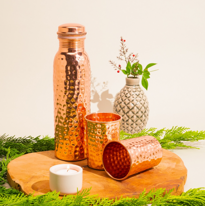 Kupferflaschen-Set gehämmert – 950 ml mit 2 Bechern | Samt-Geschenkbox