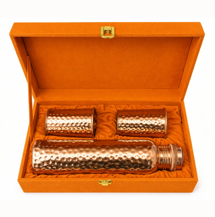 Kupferflaschen-Set gehämmert – 950 ml mit 2 Bechern | Samt-Geschenkbox