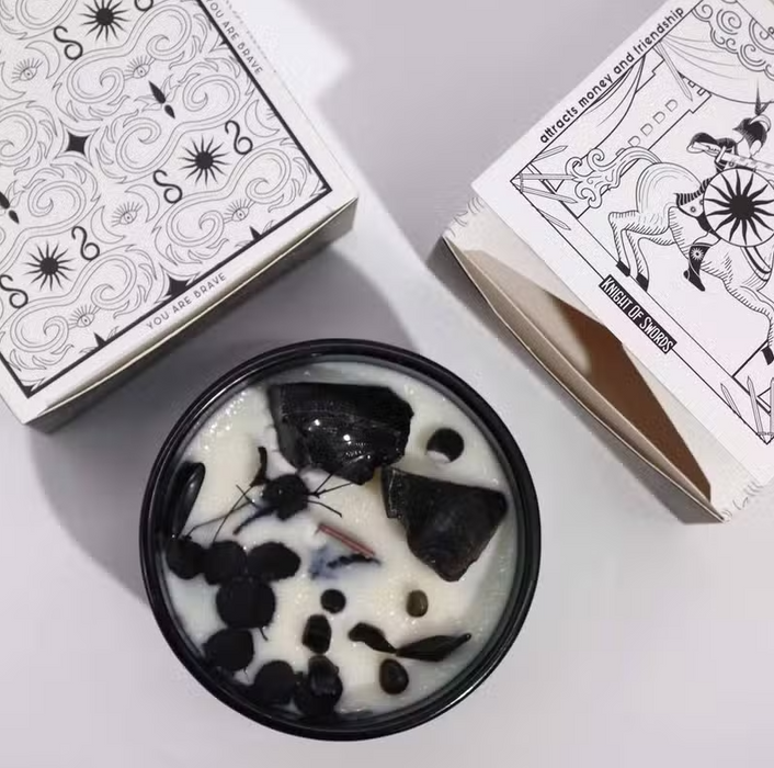 Crystal Magic Flower Duftkerze mit Kristallen – The Knight of Swords